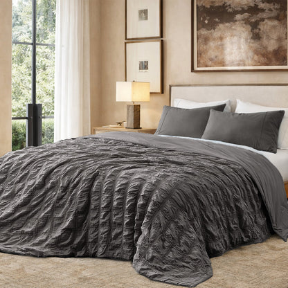 Seersucker Plaid Cooling Comforter