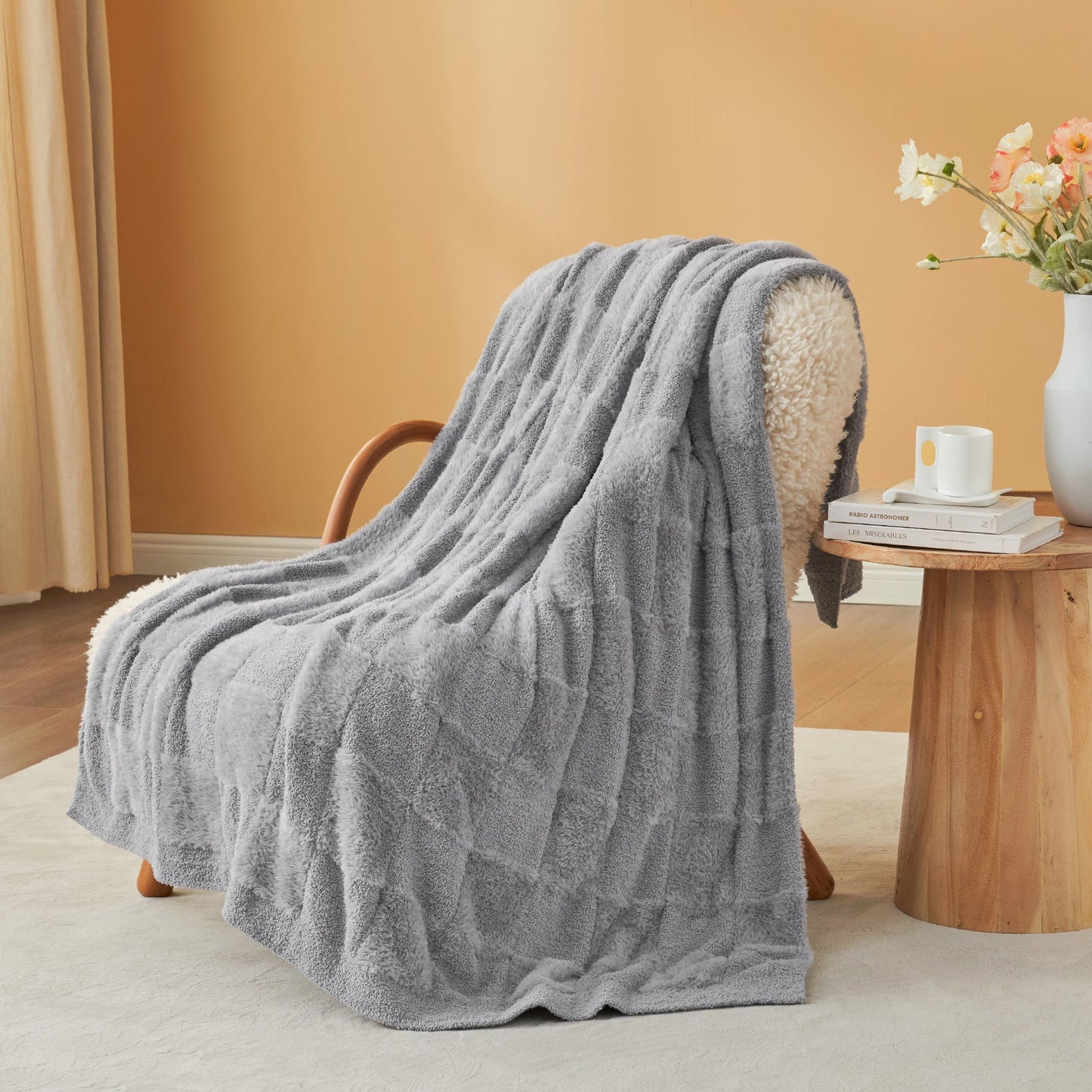 Checkered Faux Fur Feather Yarn Throw Blanket