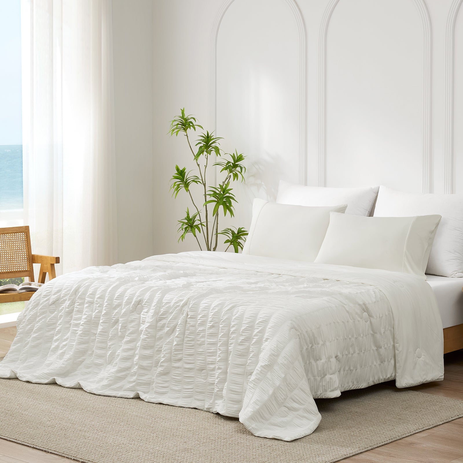 The whole view of white vertical striped seersucker cooling comforter #color_Off White