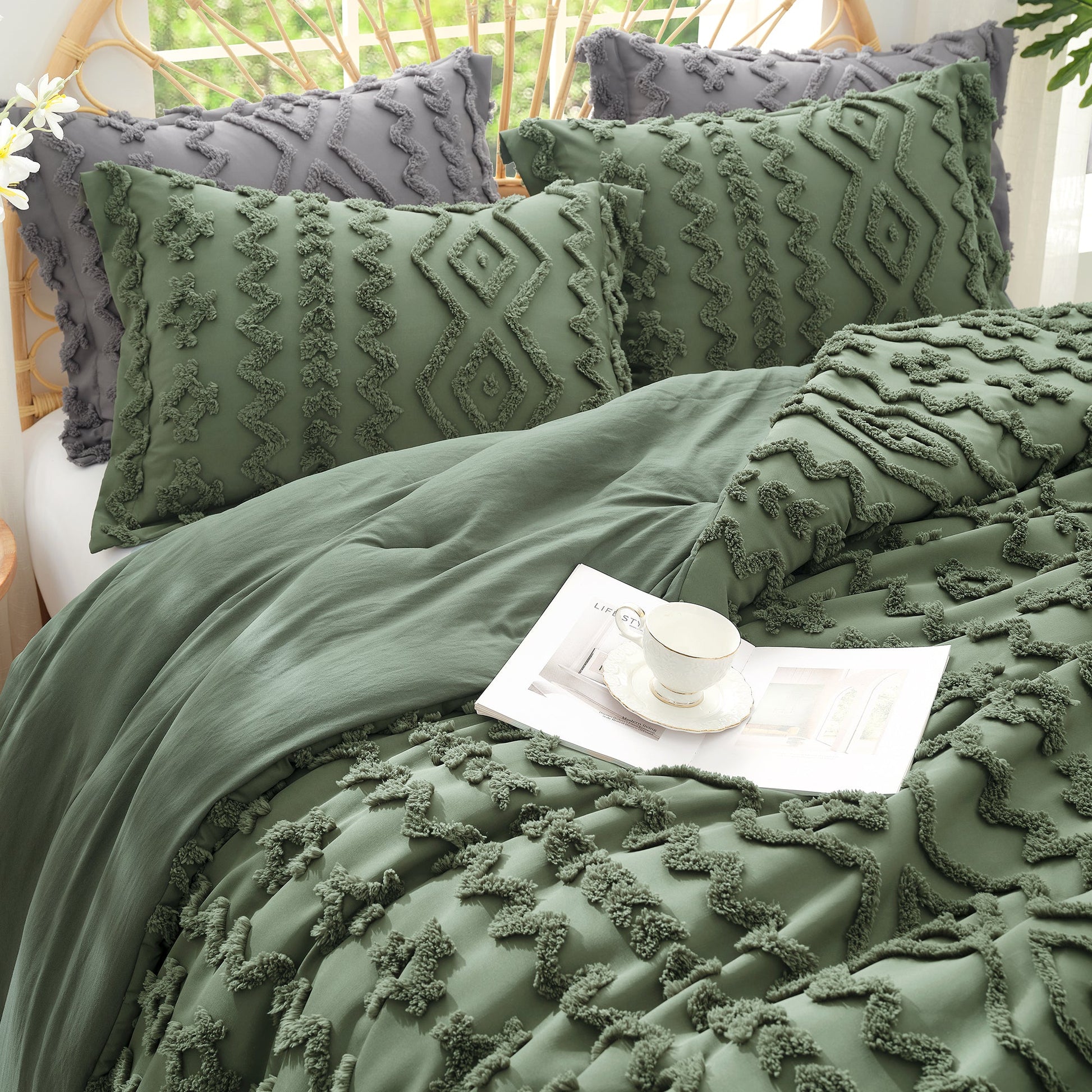 #color_Oliver Green