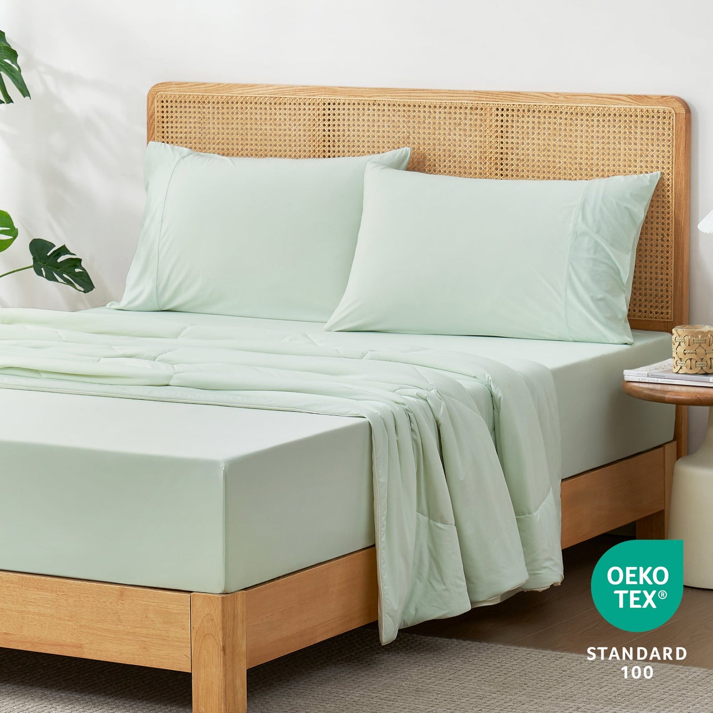 Mint green cooling fitted sheet set. Ultra-soft, breathable, and Oeko-Tex certified for cozy sleep. #Color_Light Mint Green
