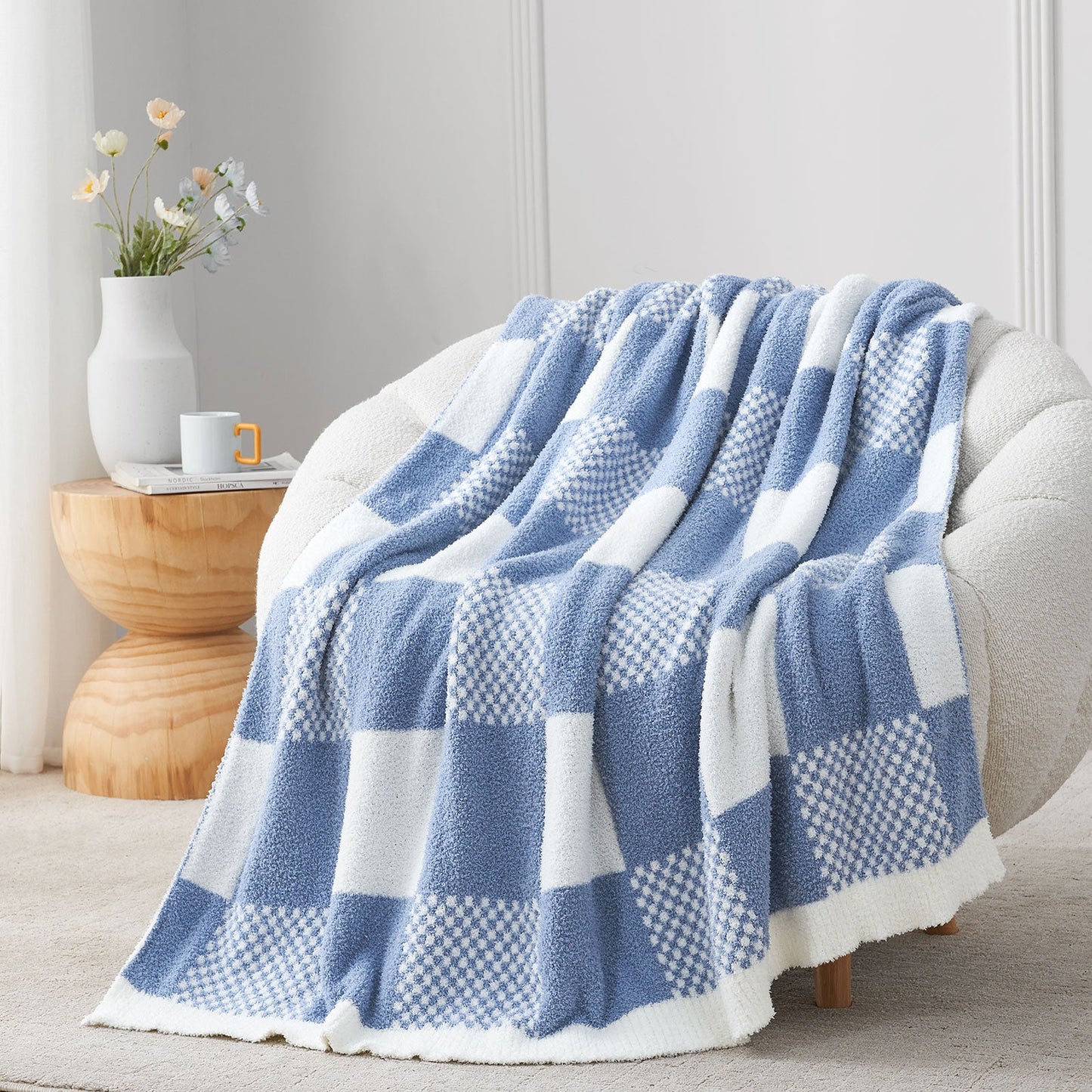 Checkered Feather Yarn Throw Blanket - Grey