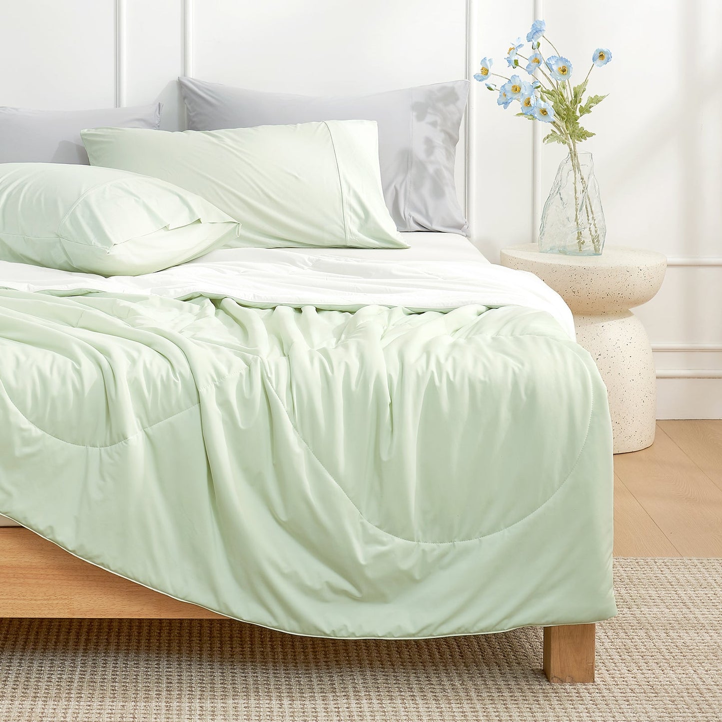 Cloud-Like Extra Cooling Comforter